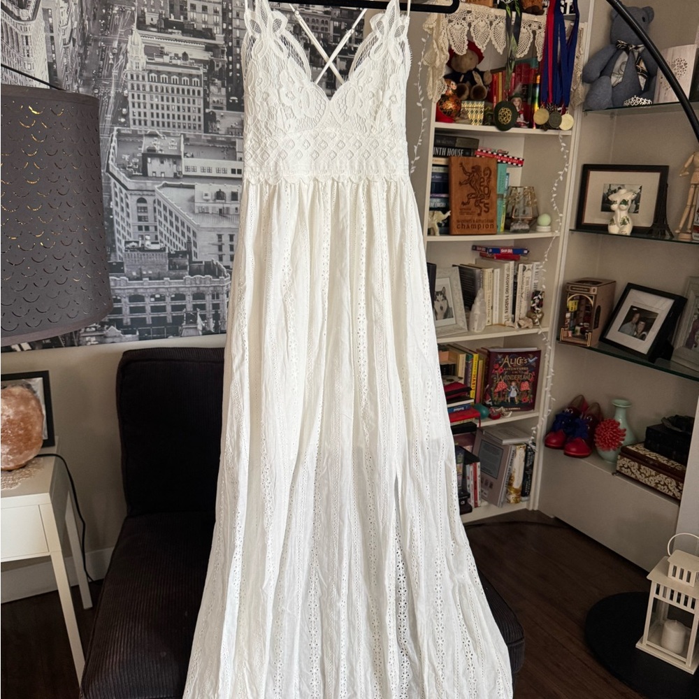 Large Three Birds Nest off White Lace Maxi Dress